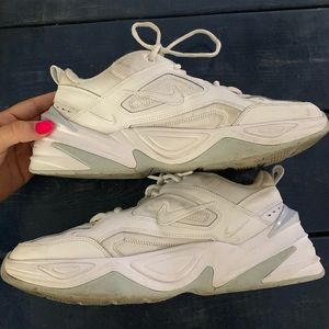 Used white nike tekno